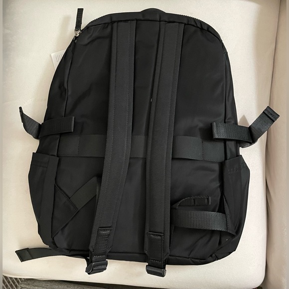 NWT Lululemon New Crew Black Backpack 22L main image 6